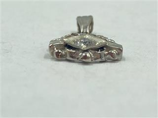 14K White Gold & Diamond Pendant Approx.10 CT. 0.8g